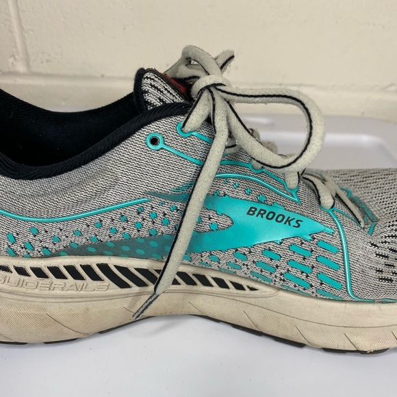 Brooks Women’s Adrenaline GTS 21 Sneaker in Grey/Teal Size 11 Width B - Picture 2 of 14